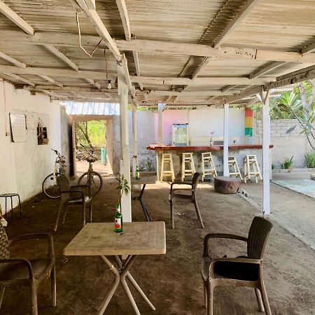 Santai Bungalow กีลีตราวางัน ภายนอก รูปภาพ