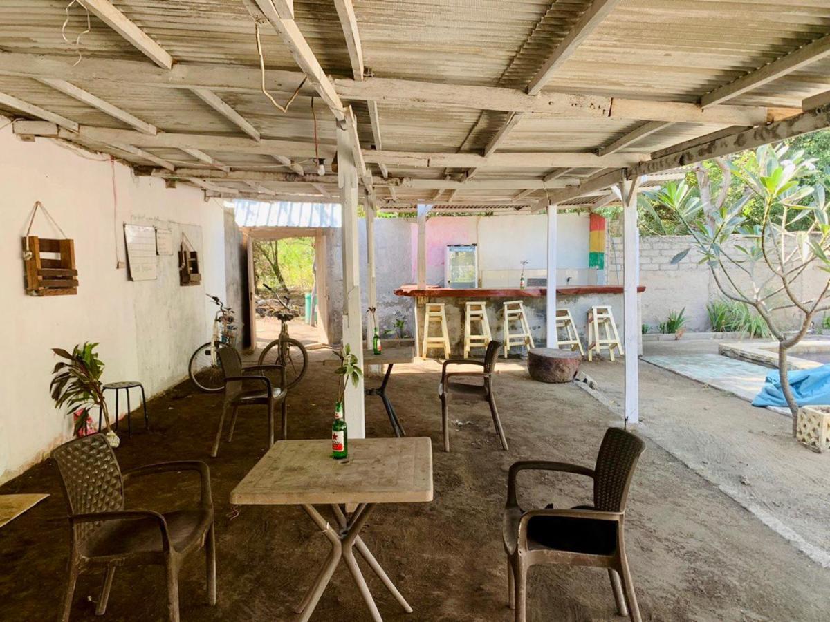 Santai Bungalow กีลีตราวางัน ภายนอก รูปภาพ