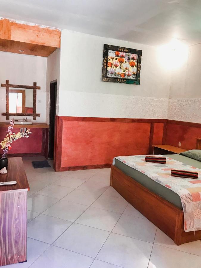 Santai Bungalow กีลีตราวางัน ภายนอก รูปภาพ
